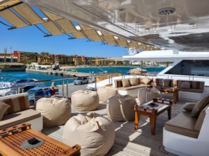 Golden Dolphin 4_Oberdeck_Ruhezone